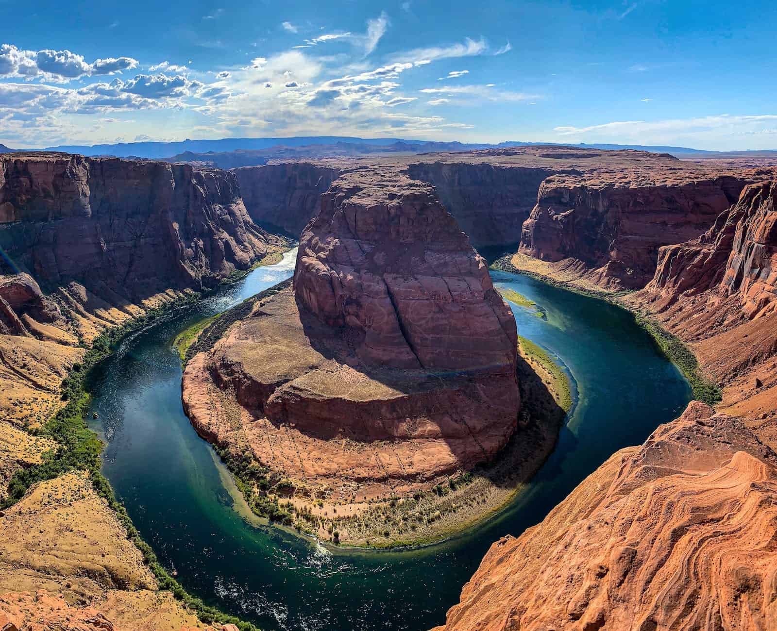 horseshoe shaped meander in colorado river